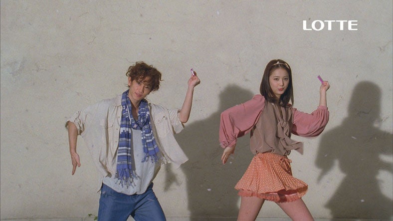 ロッテガム「Fit’s」新CM「変わった」篇より