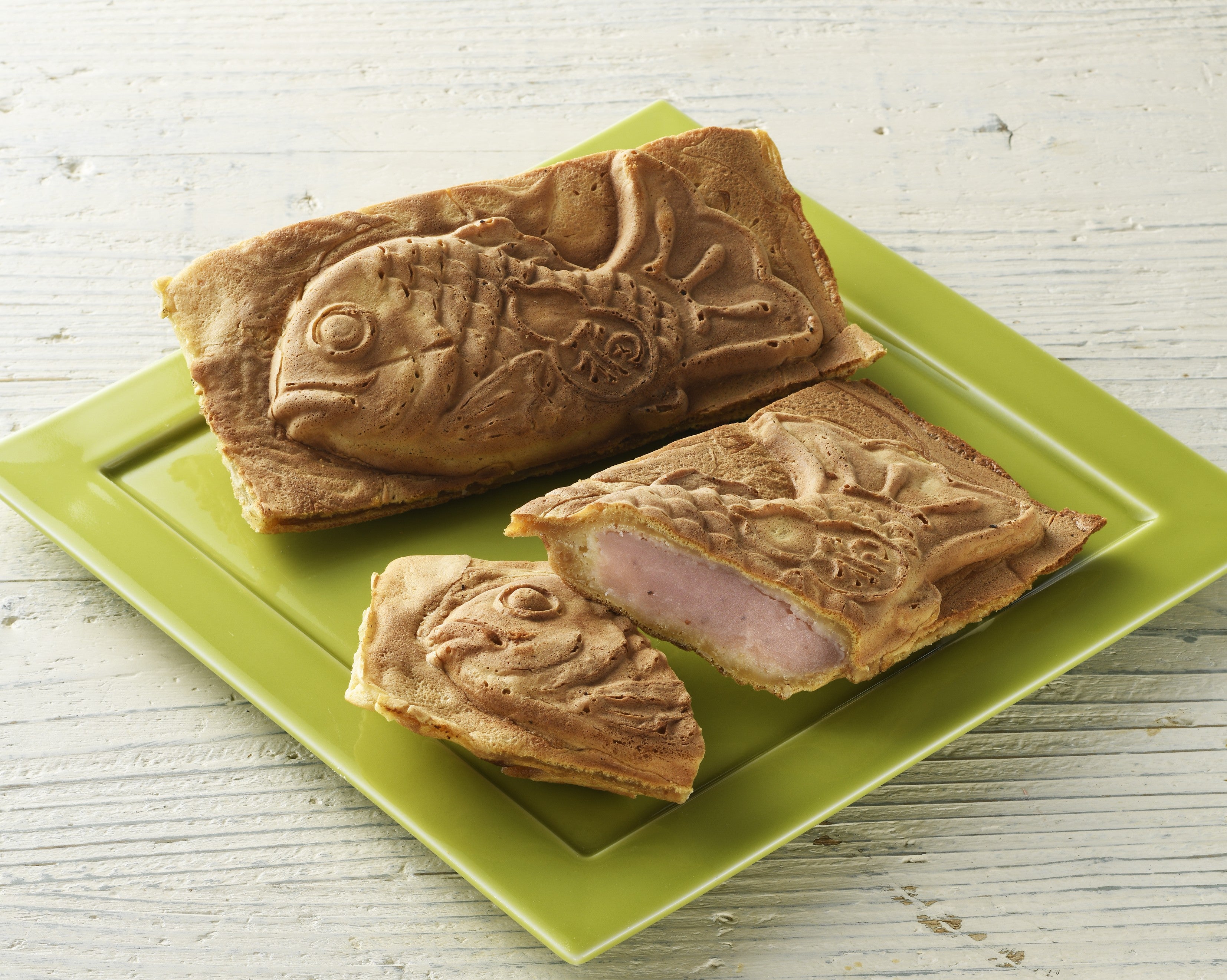 【有職たい菓子本舗・天音 たい菓子いちごあん】販売期間：2月6日（金）－2月14日（土）