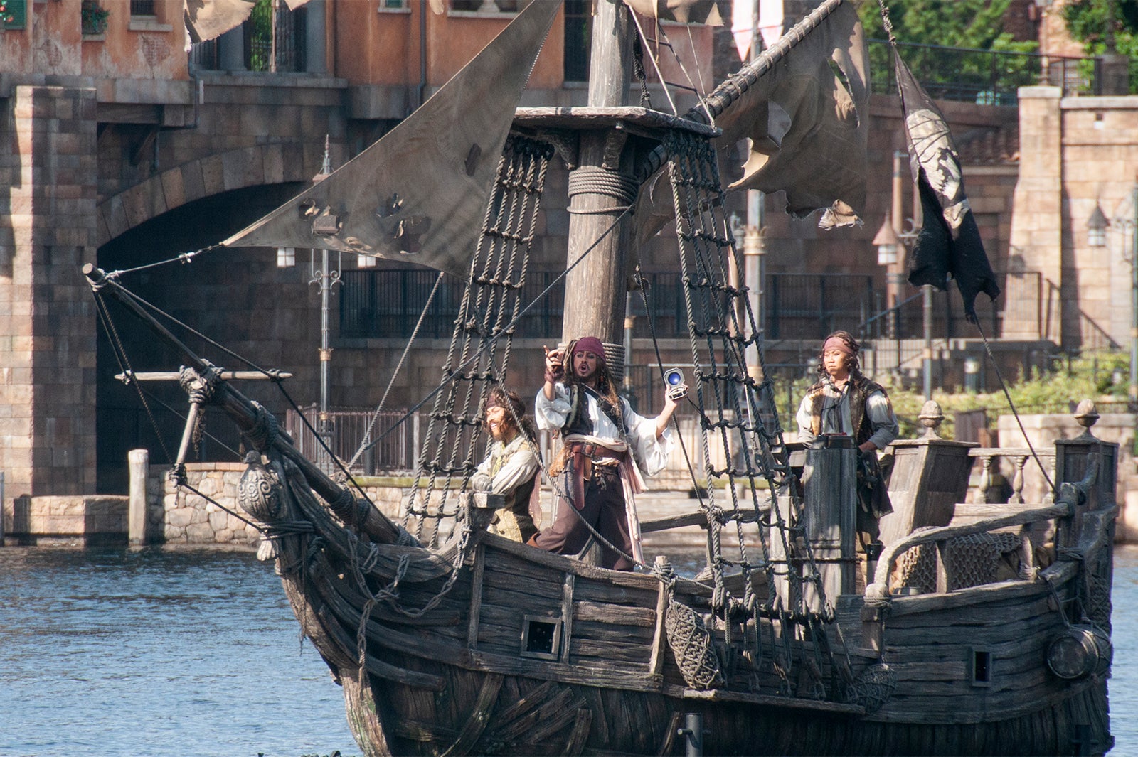 「パイレーツ・サマーバトル “ゲット・ウェット！”」（C）Disney