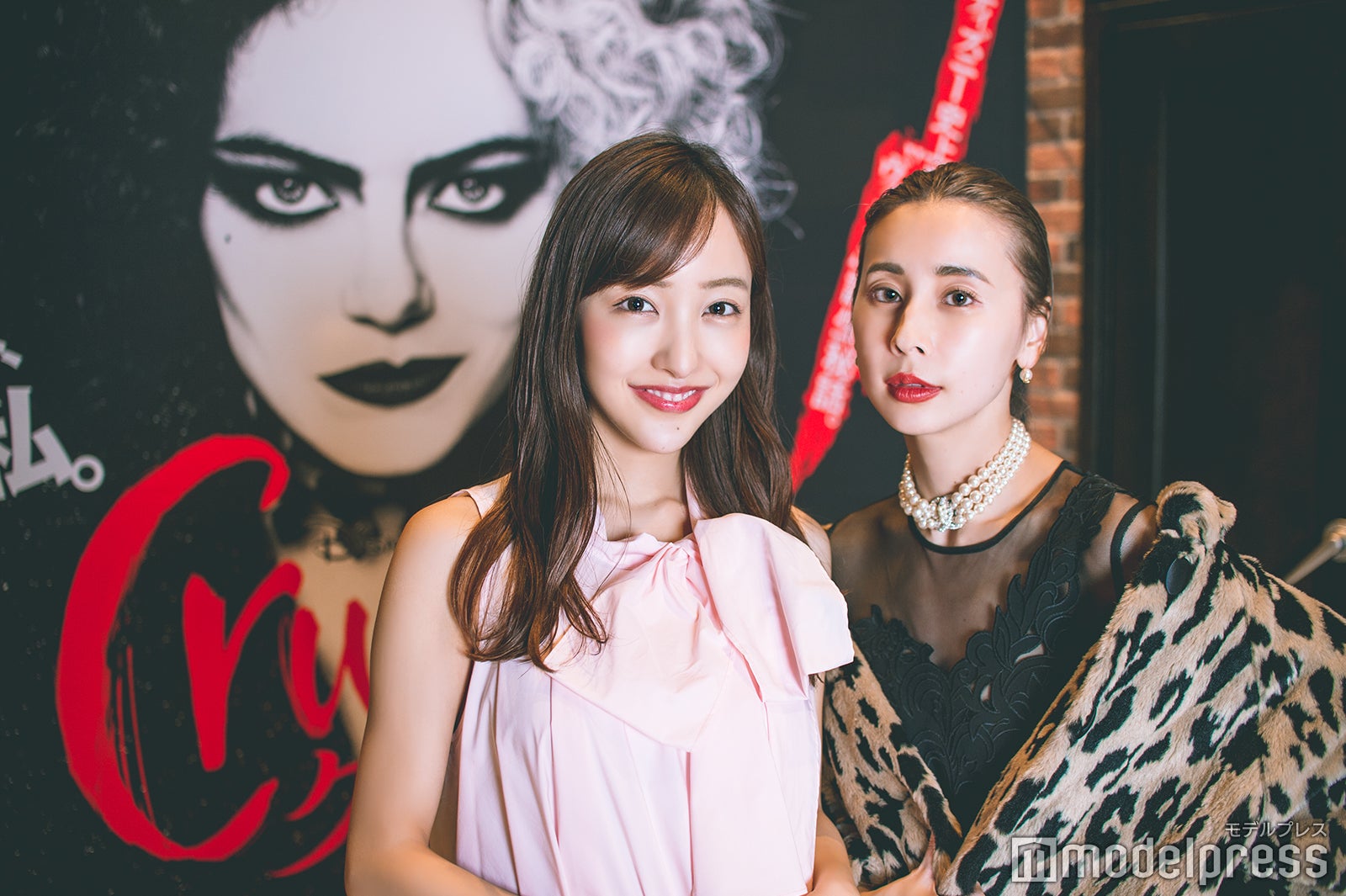 板野友美、黒石奈央子（C）モデルプレス