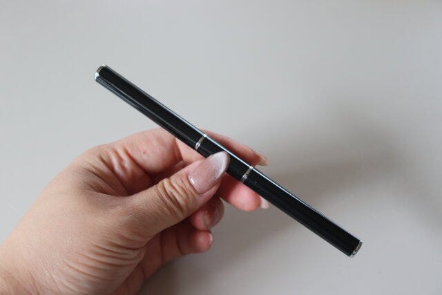 ダイソー　2Wayネイル用スパチュラブラシ　遮光キャップ