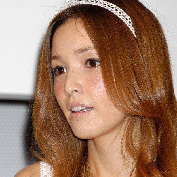 梨花 両手に顔を乗せたオフショットを公開 まるでアメリみたい 大人かわいいヘアスタイル と反響 モデルプレス 梨花 両手に顔を乗せたオフショットを公開 まるでアメリみたい 大人かわいいヘアスタイル と反響 モデルプレス