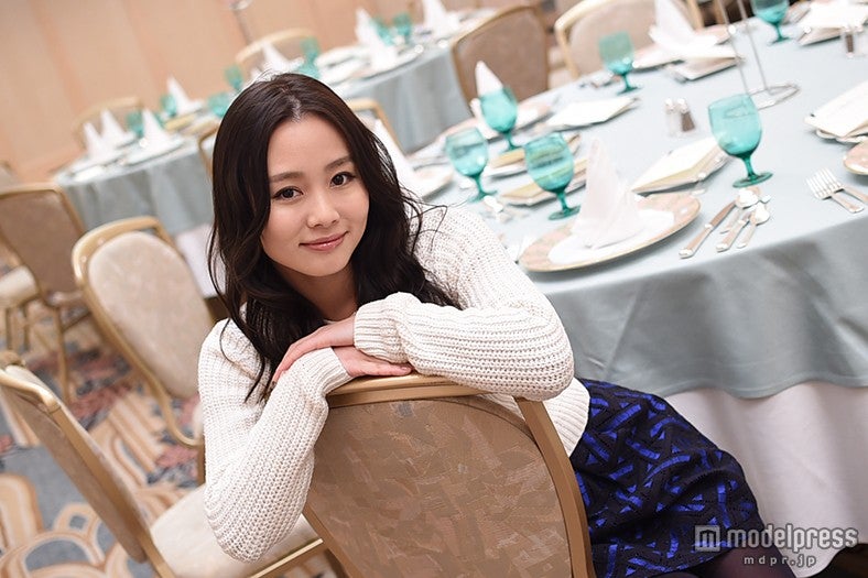 モデル：阿井莉沙