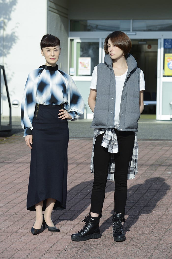 (左から)大地真央、米倉涼子(C)テレビ朝日