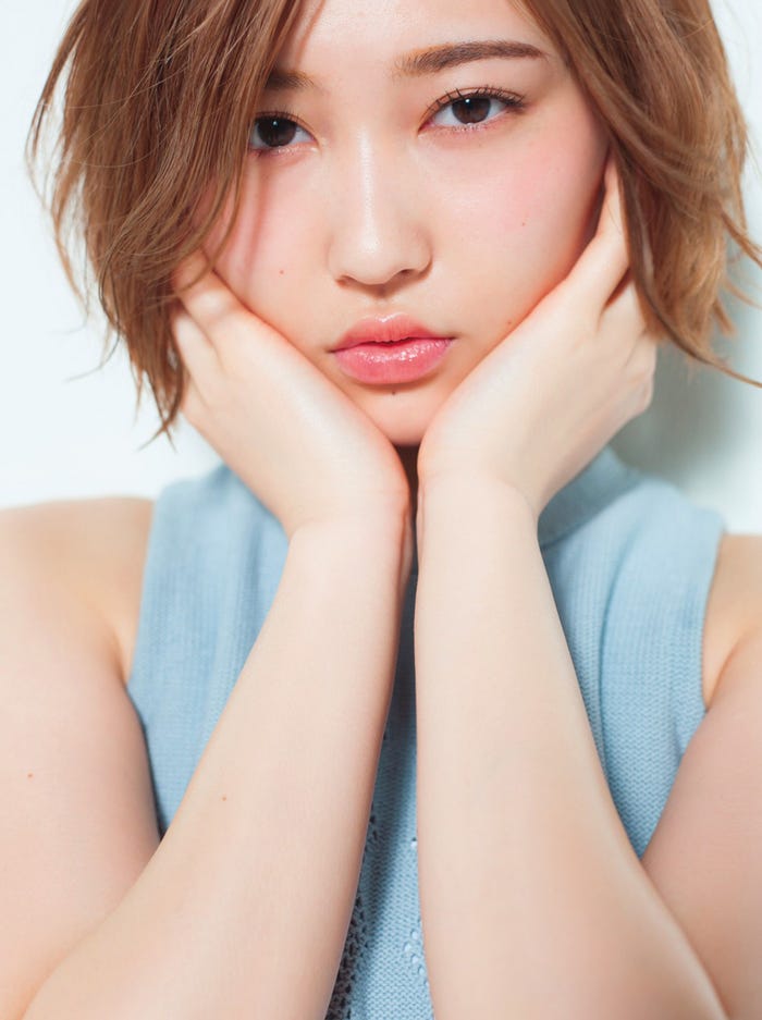 欅坂46志田愛佳"おフェロ"なグラビアに絶賛の声(提供写真)