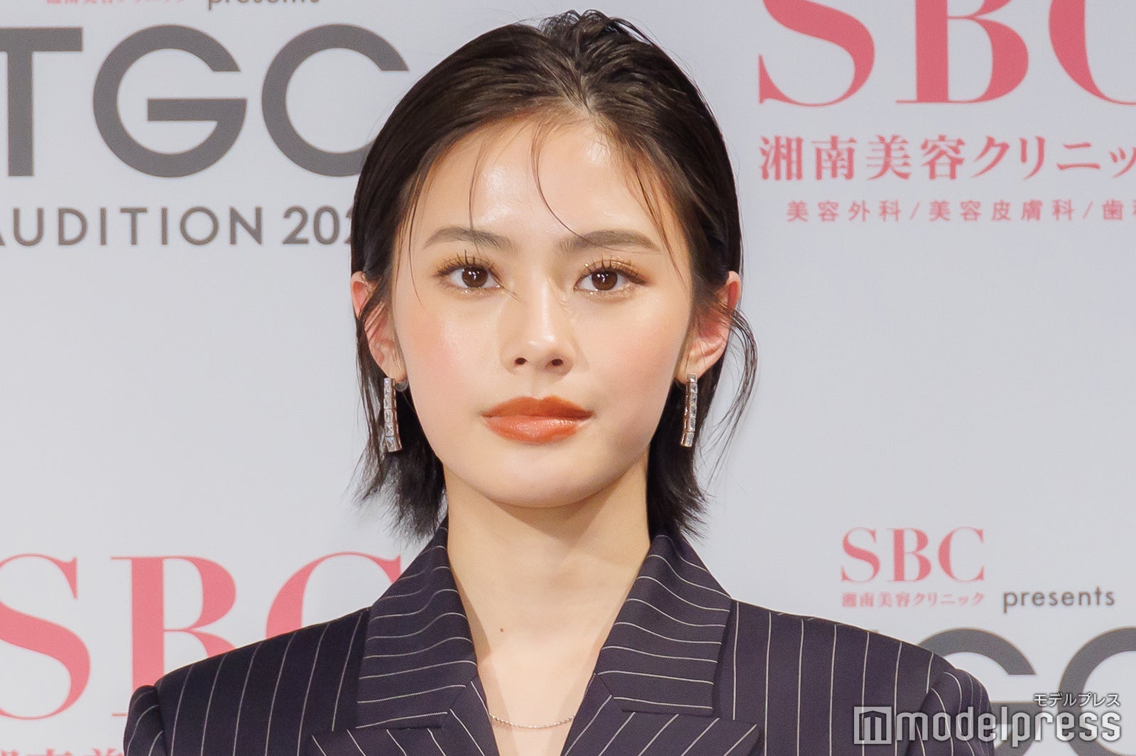 安⻫星来（C）モデルプレス