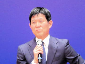 森保監督も落胆隠せず 左膝前十字靱帯断裂の南野拓実に言及「非常に残念で悲しい」「本人が一番痛い」