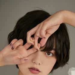 モデルプレス - 欅坂46平手友梨奈のパフォーマンスに言及 密着したライブ写真も公開