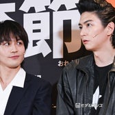 「僕にも構ってください!」とアピールする松田元太、「あんまり(子どもと)張り合うなよ(笑)」とツッコむ稲葉友(C)モデルプレス