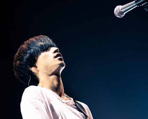 錦戸亮、初ソロツアー“公開リハ”で16曲披露 「NOMAD」至近距離ライブに「わっ、近っ!」