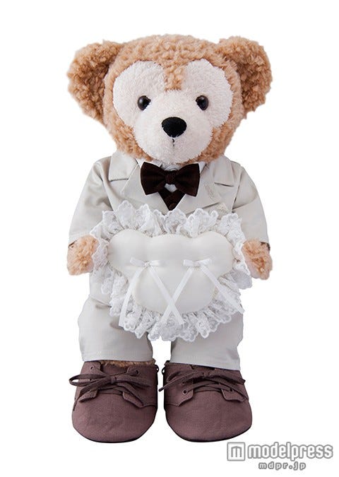 ダッフィーウェア(リングボーイ)¥12000/ぬいぐるみ(S)は別売り(C)Disney