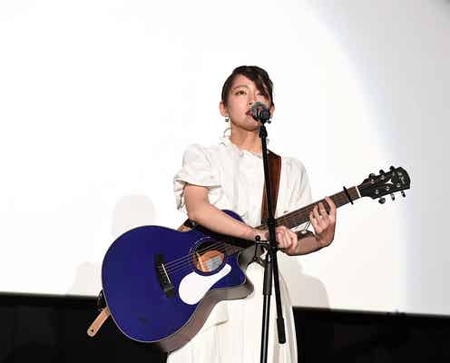 吉岡里帆、人生初ライブで熱唱 涙も浮かべる<音量を上げろタコ!>