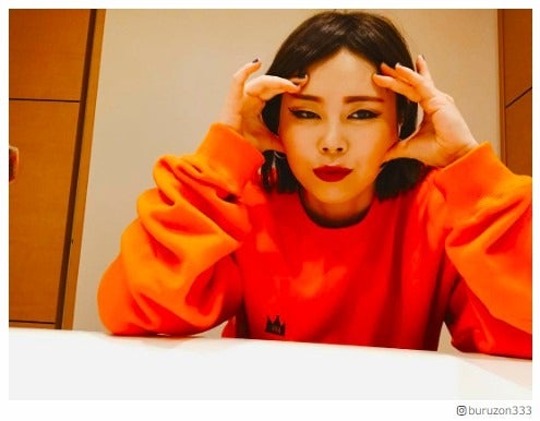 「美しくなった」と話題のブルゾンちえみ、メイクの“微妙な変化”を紹介