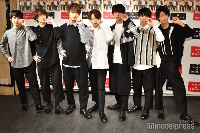 M!LK/(左から)吉田仁人、山中柔太朗、佐野勇斗、宮世琉弥、板垣瑞生、塩崎太智、曽野舜太 (C)モデルプレス
