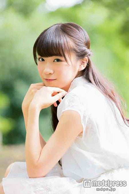 秋元真夏／「映画 超能力研究部の3人 公式ブック」より／画像提供：講談社