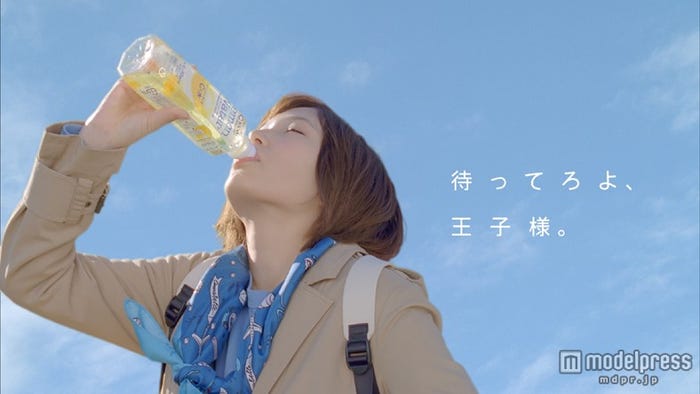 本田翼/ビタミンC補給飲料「C1000」の新CM「ホーム」篇より