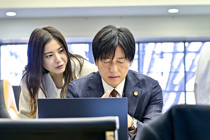 吉高由里子、井浦新/「最愛」最終話より(C)TBS