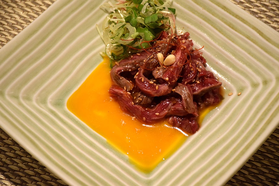 emishi牛エミシ風ユッケ