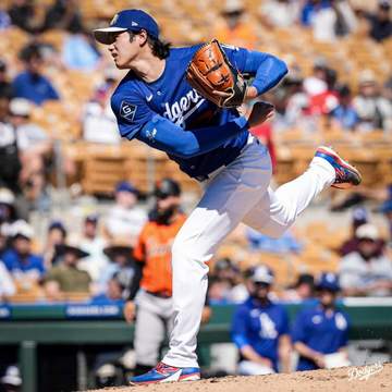 大谷翔平が三者凡退発進→第1打席は見逃し三振 2番・トラウトをフルカウントから空振り三振 今年初の二刀流は本拠地マウンドに地元ファン大歓声