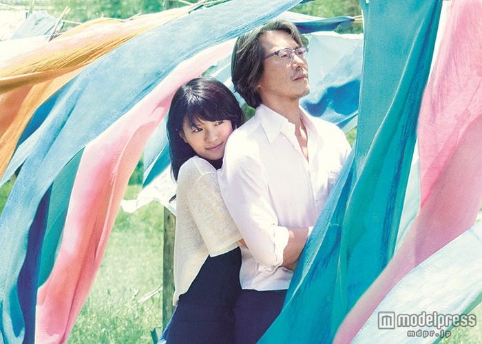 (左から)榮倉奈々、豊川悦司(C)2015 西炯子・小学館/「娚の一生」製作委員会