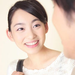 初対面で男性の心をつかむのが上手な女性の特徴は
