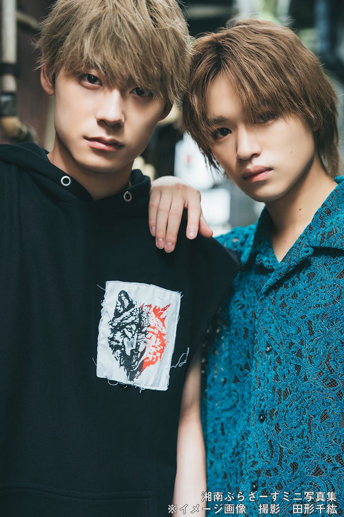 「高松アロハFIRST PHOTOBOOK 波濤」湘南ぶらざーずミニ写真集(C)KADOKAWA/撮影:Kenta Karima