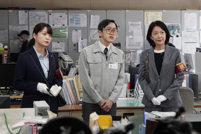 深川麻衣、六角慎司、羽田美智子「特捜9 season7」第6話より(C)テレビ朝日