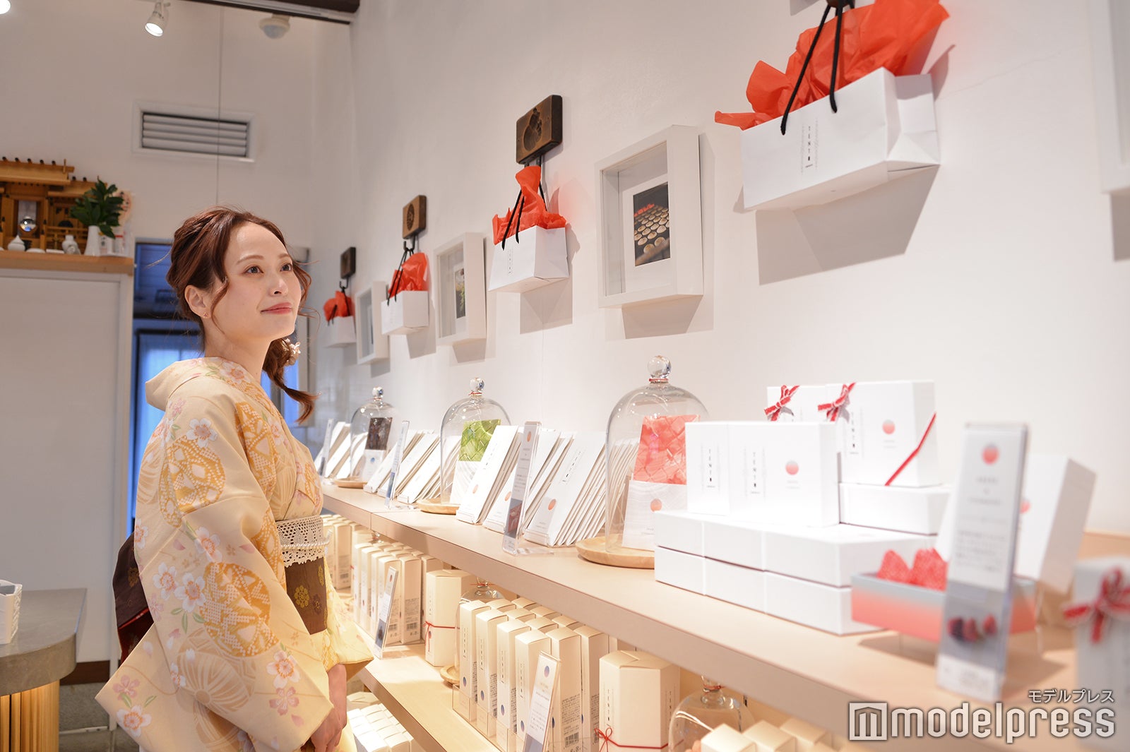 シンプルながら洗練された包装デザインもお洒落（C）モデルプレス