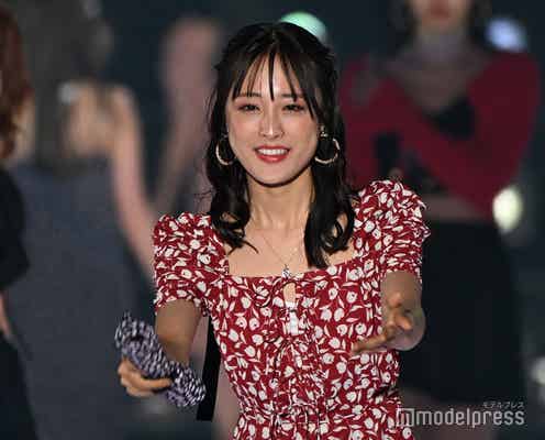 大友花恋、美デコルテ輝くワンピース姿で魅了【関西コレクション 2024 S/S】