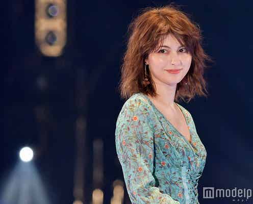 マギー、美バストちらり 夏コーデでスタイル際立つ<TGC2018S/S>