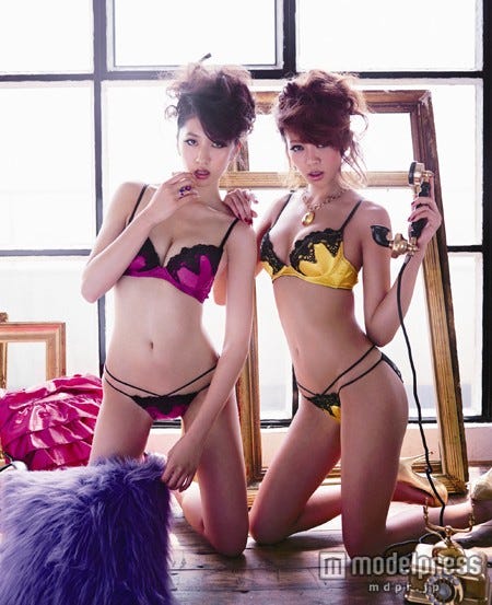 「2014 Ravijour AUTUMN COLLECTION」より/モデル:有末麻祐子、吉田夏海