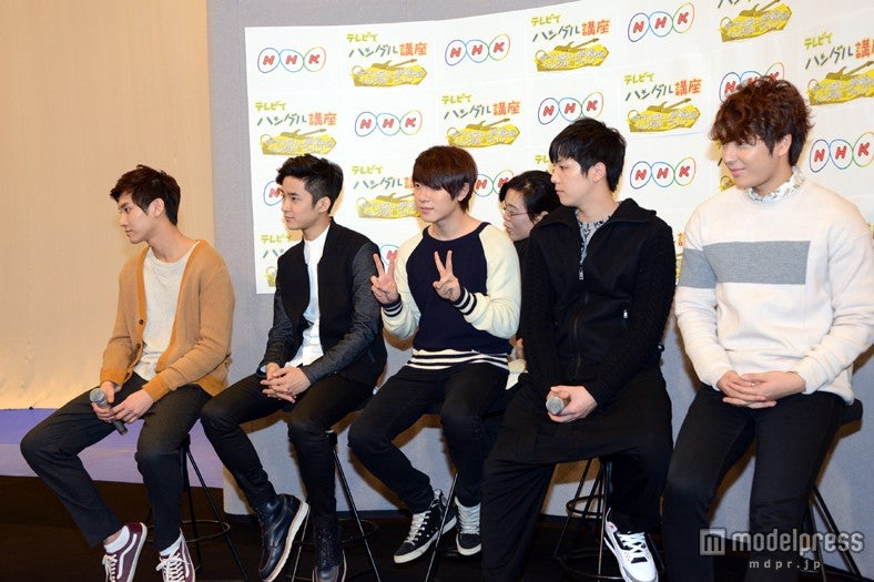 FTISLAND(左より)ソン・スンヒョン、イ・ジェジン、チェ・ミンファン、イ・ホンギ、チェ・ジョンフン