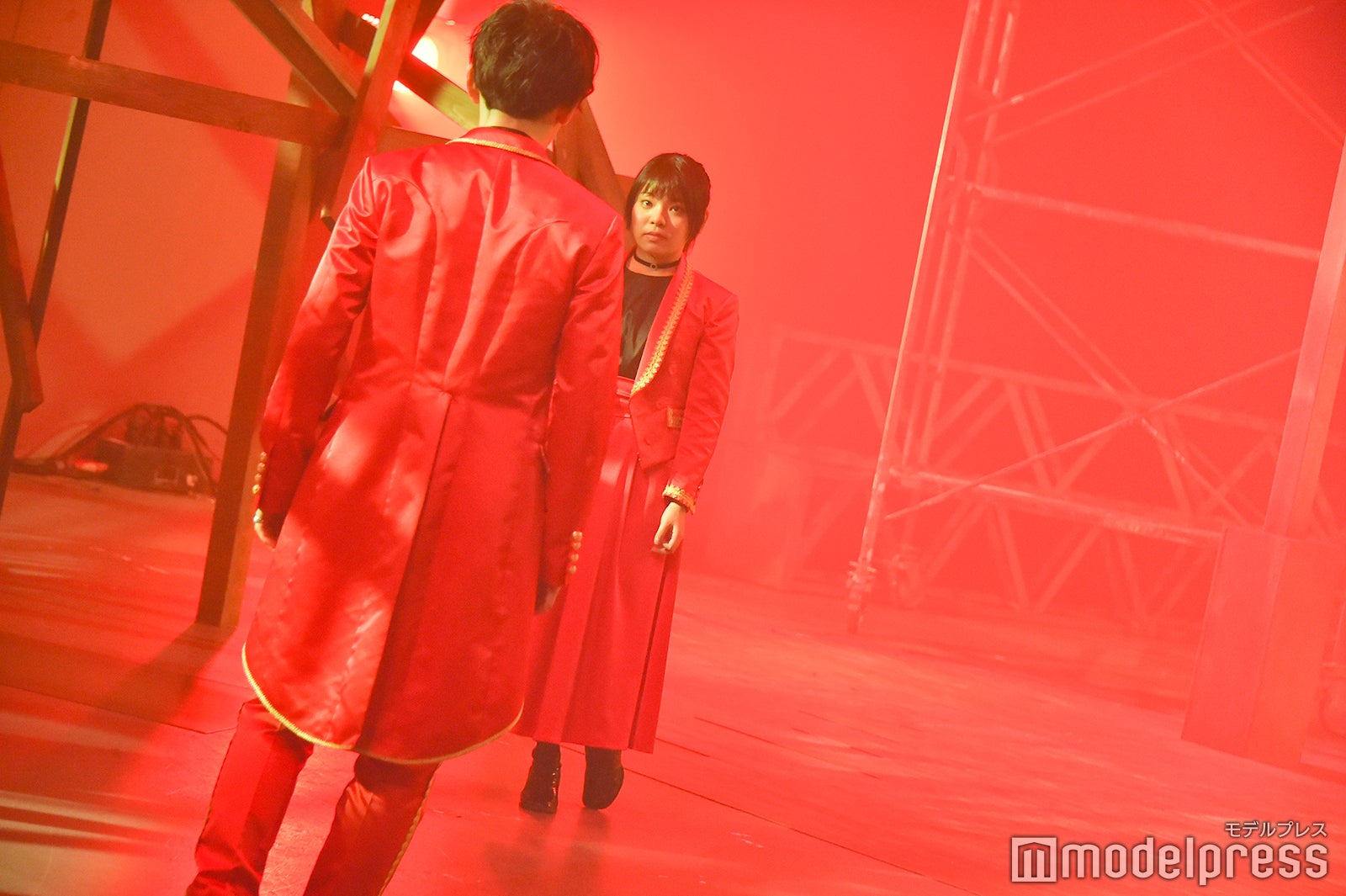 榊原徹士、藤井菜央／吉本坂46RED「君の唇を離さない」MV撮影風景（C）モデルプレス