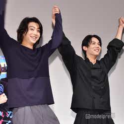 モデルプレス - 中川大志、“パンツ事情”に女子歓声 伊藤健太郎と仲良しトーク<覚悟はいいかそこの女子。>