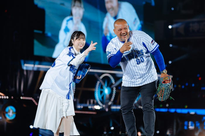 山口陽世、アレックス・ラミレス氏「4回目のひな誕祭」より/撮影:上山陽介