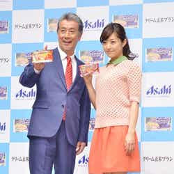 井上真央(右)と高田純次(左)