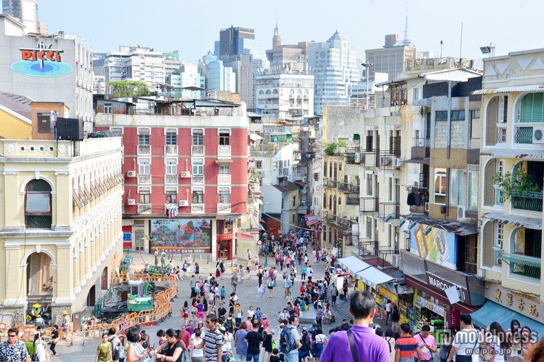 賣草地街はいつも観光客でいっぱい