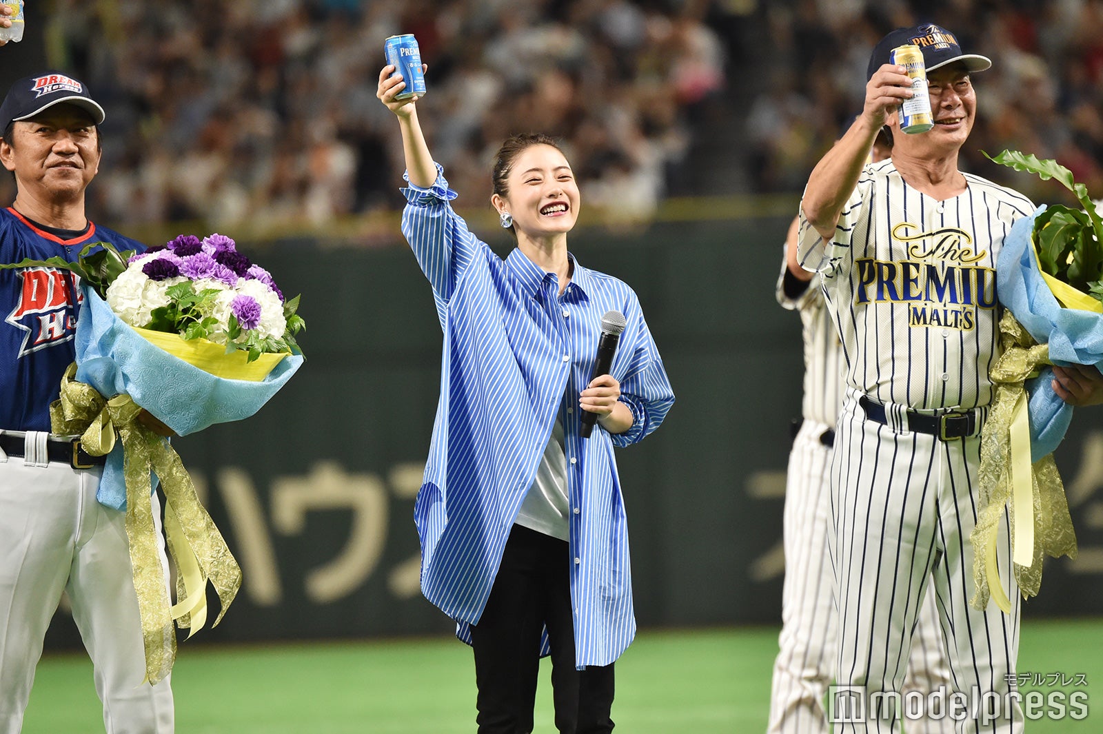 石原さとみ（中央）（C）モデルプレス