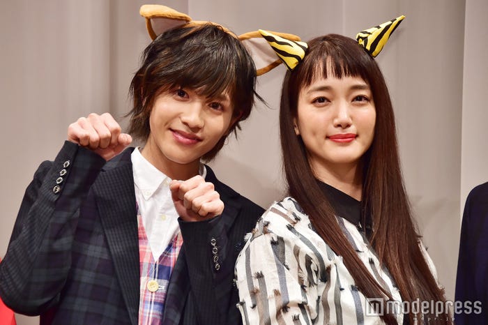 (左から)志尊淳、入山法子/「きみはペット」完成披露試写会より (C)モデルプレス