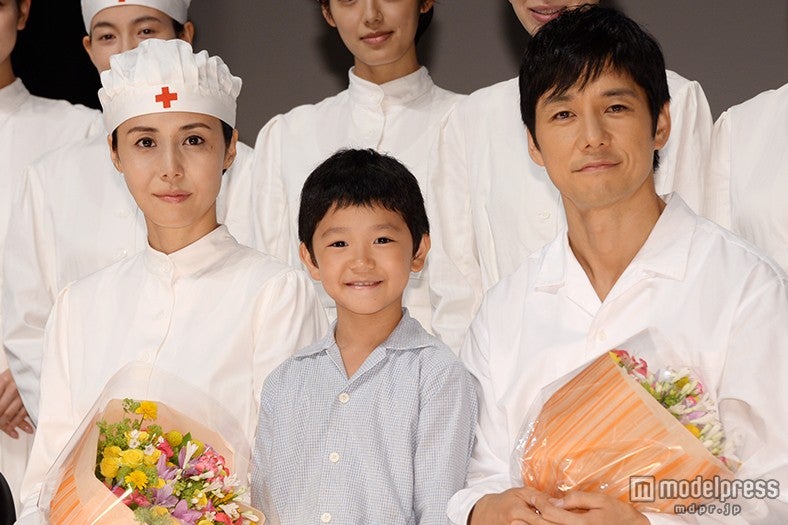 松嶋菜々子（左）の振る舞いを称賛した西島秀俊（右）【モデルプレス】