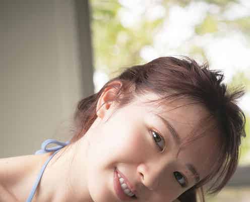 乃木坂46渡辺みり愛、透明感溢れる白肌が眩しい水着カット<1st写真集先行カット>