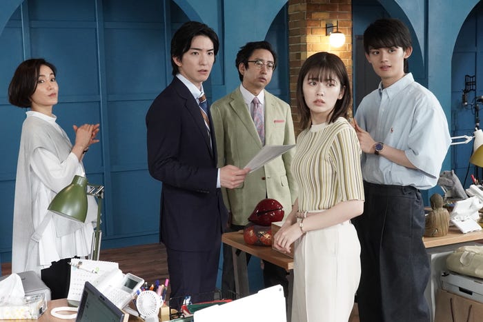 山口紗弥加、前田公輝、おいでやす小田、小芝風花、藤原大祐「転職の魔王様」第6話より(C)カンテレ
