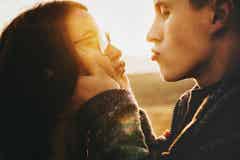 意外に子供っぽい 好きな女性だけにする男性の行動 モデルプレス 意外に子供っぽい 好きな女性だけにする男性の行動 モデルプレス