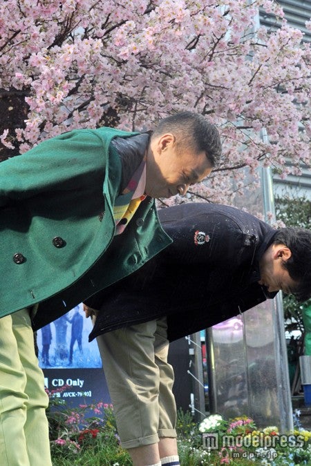 東方神起バージョンの「当たり前体操」を披露したCOWCOW（多田健二、善し）