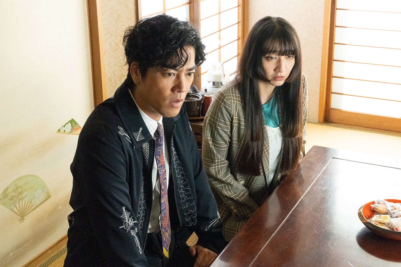 桐谷健太、長井短「ケイジとケンジ、時々ハンジ。」第7話より（C）テレビ朝日
