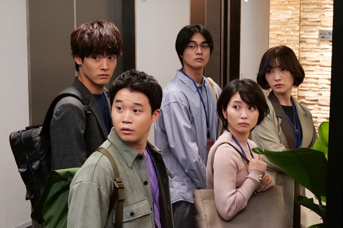 赤楚衛二、矢本悠馬、板垣瑞生、志田未来、菅野莉央 「SUPER RICH」第6話より(C)フジテレビ