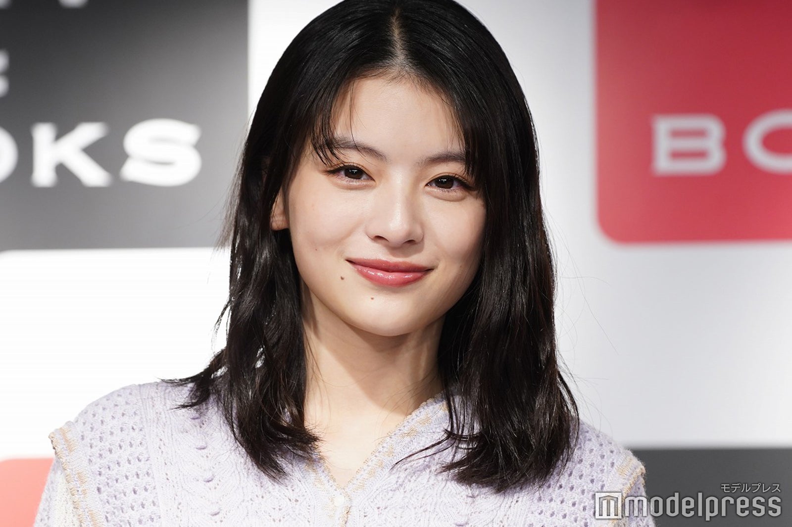 出口夏希、全身CHANELで圧巻美脚披露「スタイルがレベチ」「腰の位置高い」の声