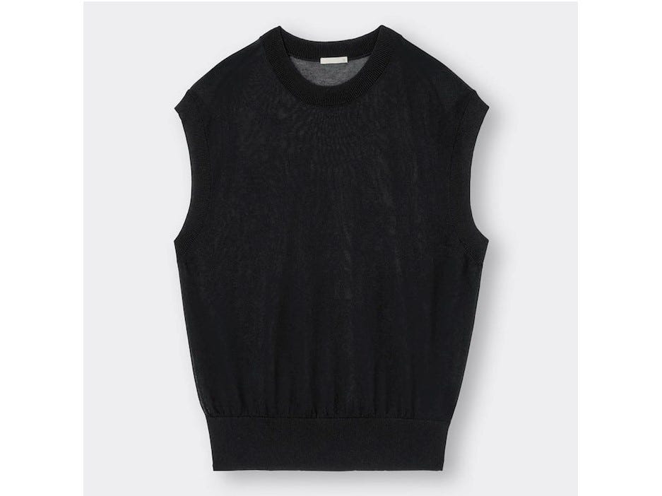 ジーユー　シアーセーター　1990円（税込）　※一部店舗およびオンラインストアのみ販売