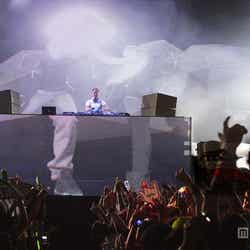 浜崎あゆみ(右)