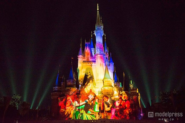 「ワンス・アポン・ア・タイム~スペシャルウィンターエディション~」アナのシーン(C)Disney